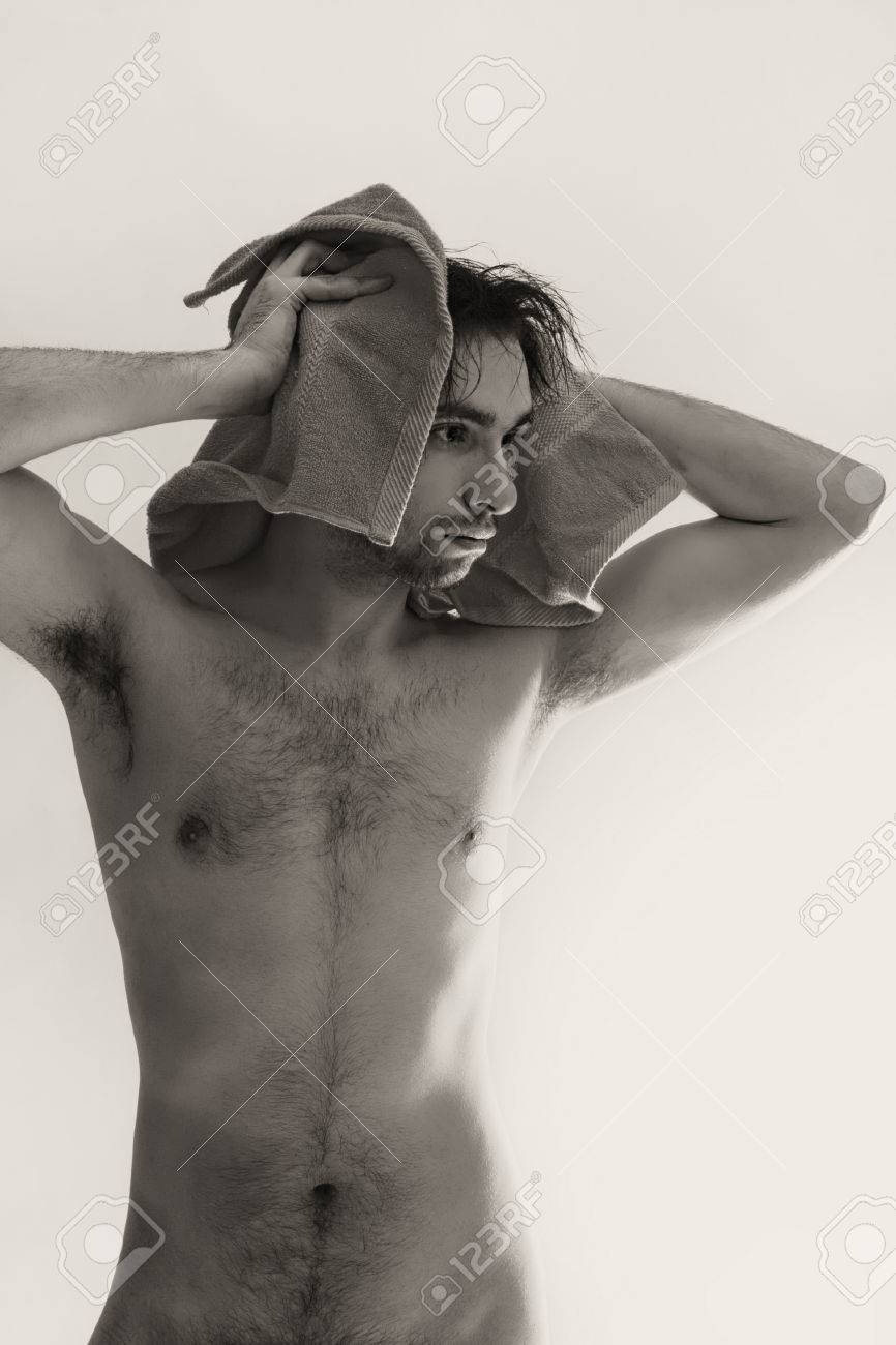 Молодой нудист