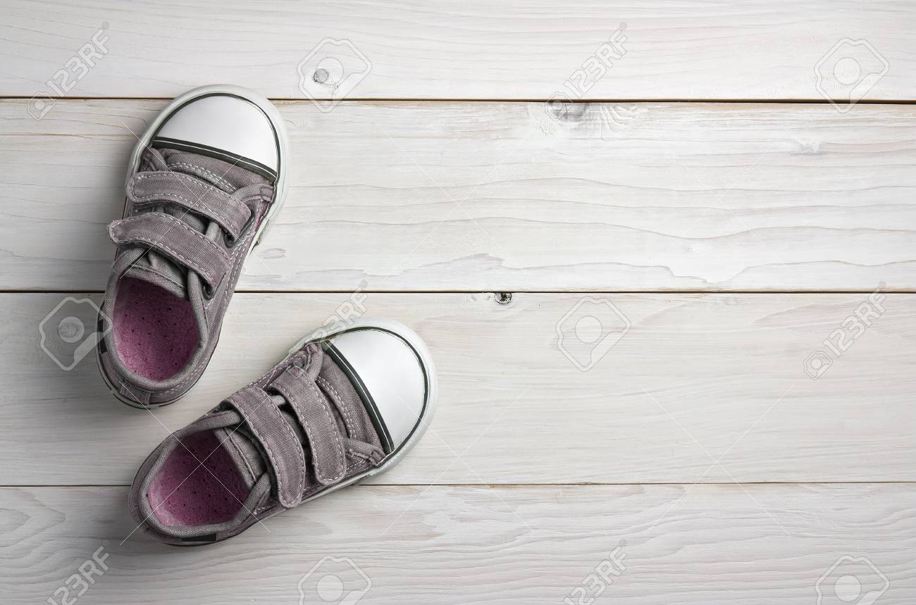 Zapatillas Rosa Mano Segunda Zapatos Los Vintage O Pie De Negros Niños Deporte Madera Blanco Viejo Bebé Piso Lona El Para En Con Color hBosrxCtQd