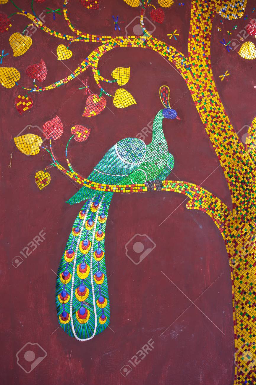 Mosaico De Vidrio De Pavo Real Decoracion De Pared Hecha A Mano Fotos Retratos Imagenes Y Fotografia De Archivo Libres De Derecho Image 85546927