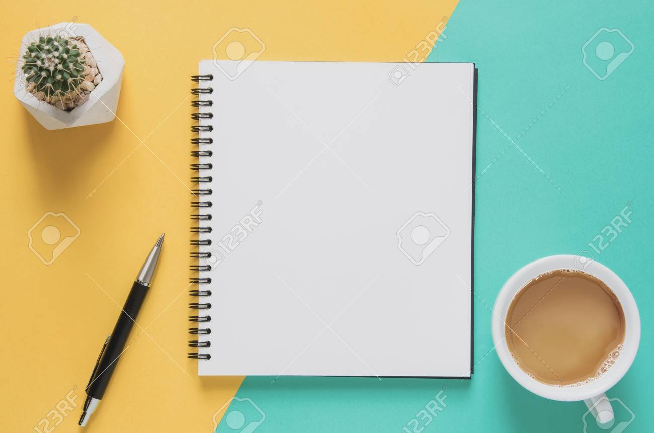 minimales büro artbüro büro arbeitsplatz minimales konzept leeres notizbuch mit tasse kaffee kaktus bleistift auf gelbem minimales mit minimales büro artbüro büro arbeitsplatz minimales konzept leeres notizbuch mit tasse kaffee kaktus bleistift auf gelbem minimales mit