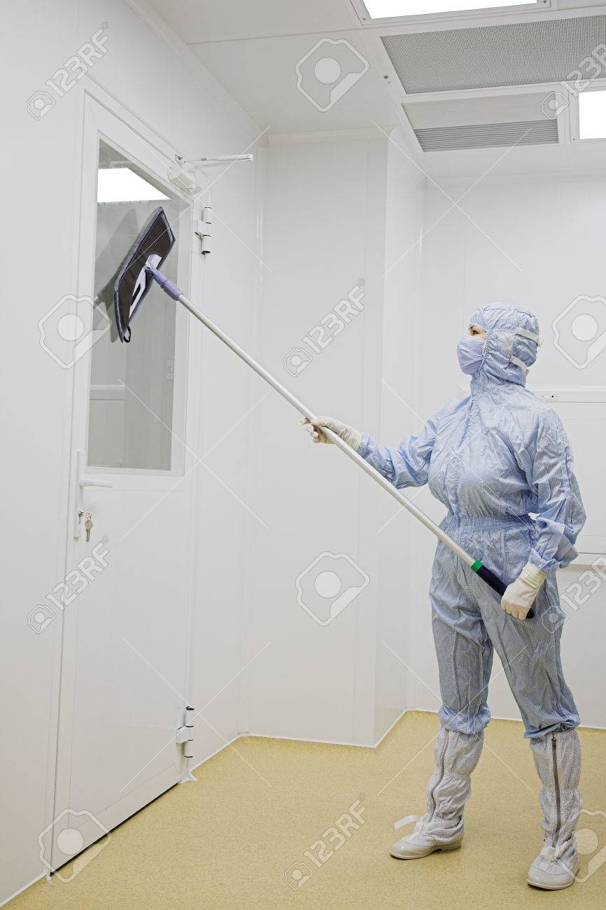 biotechnology researcher in protect wear - 24056389 biotechnology researcher in protect wear - 24056389