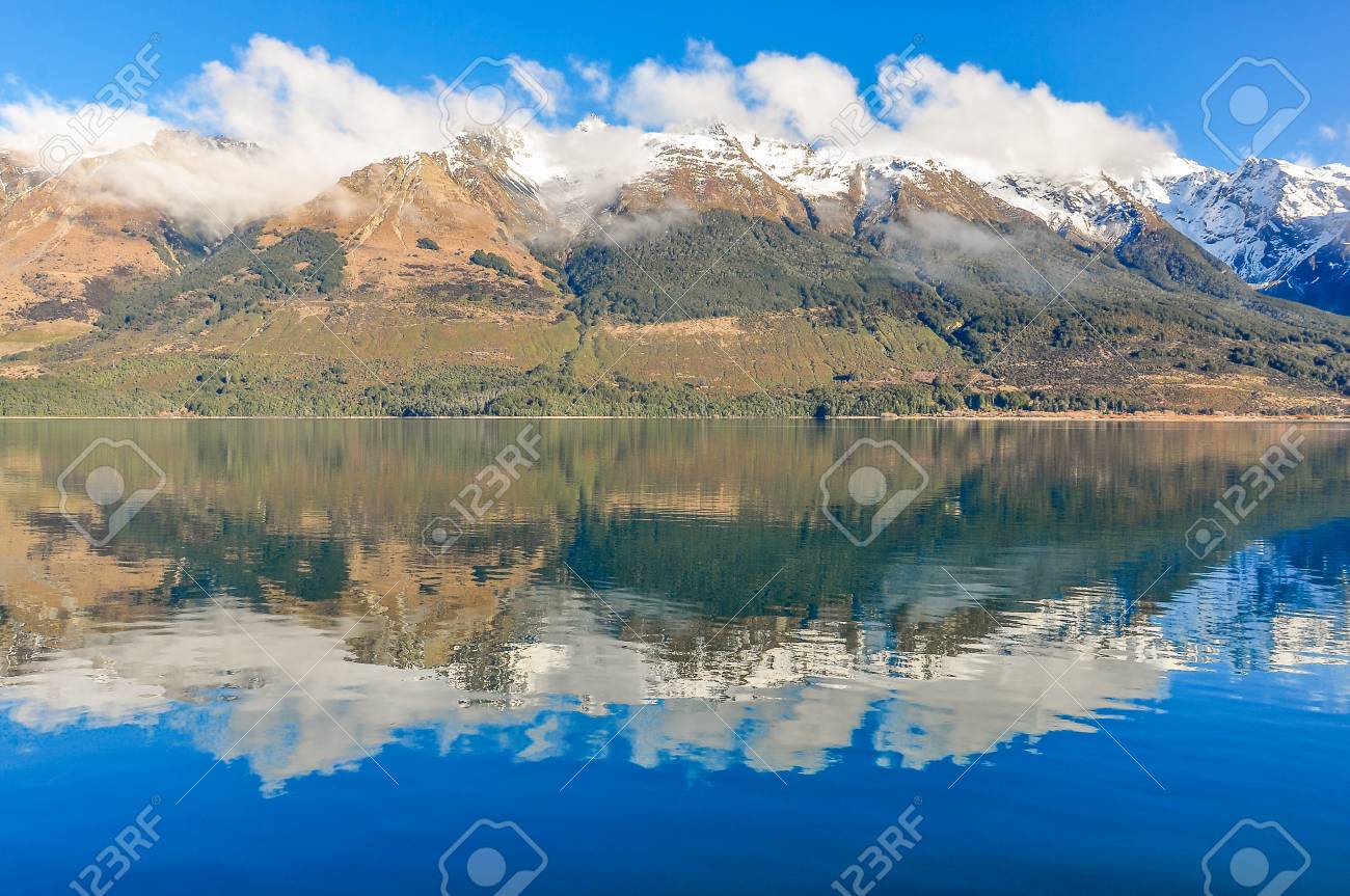 Reflet Des Montagnes Dans Lemplacement Du Film Le Seigneur Des Anneaux Glenorchy Nouvelle Zélande