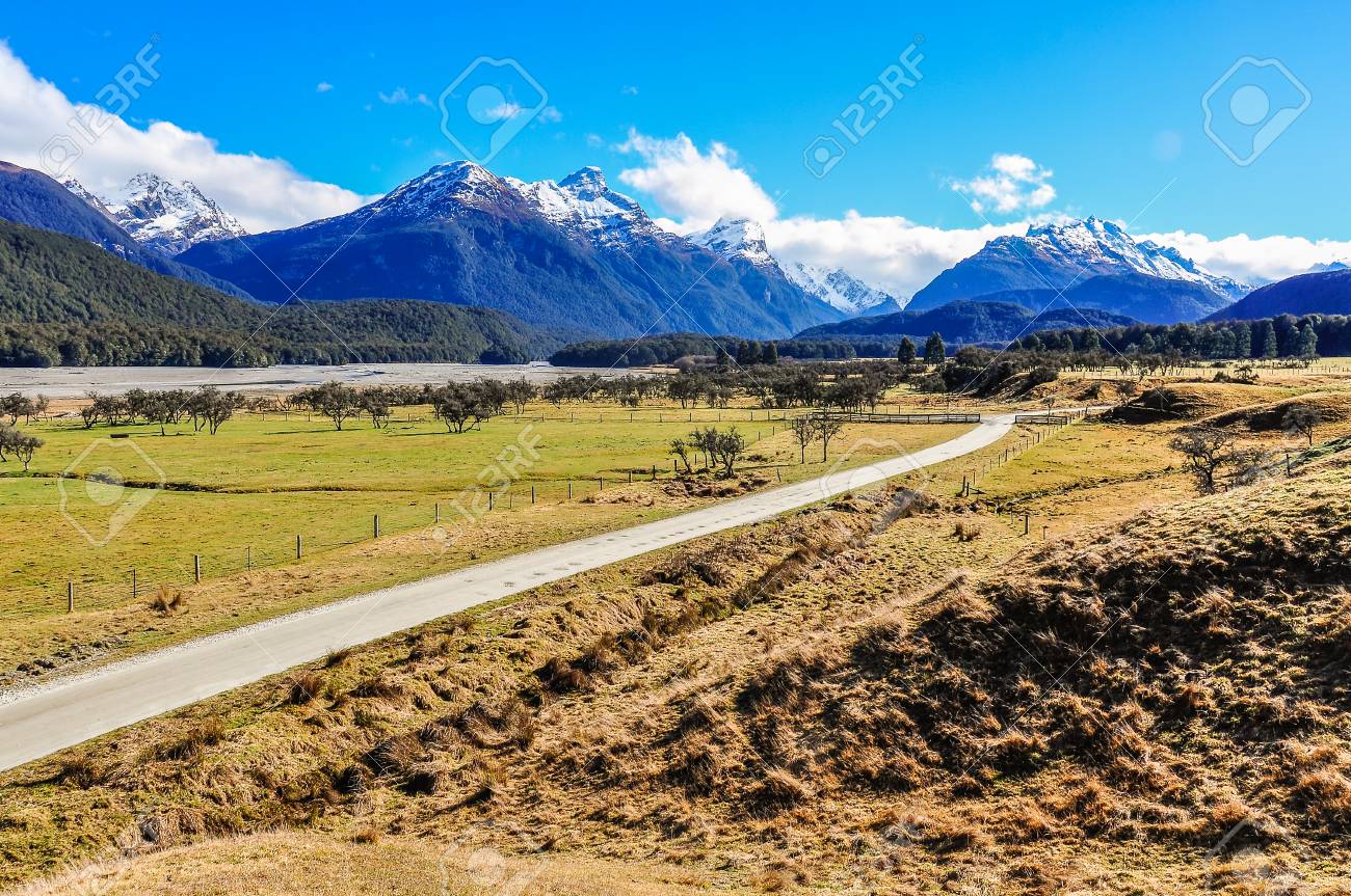 Paysage De Montagne Dans L'emplacement Du Film Lord Of The Rings,  Glenorchy, Nouvelle-zélande Banque D'Images Et Photos Libres De Droits.  Image 59620180.