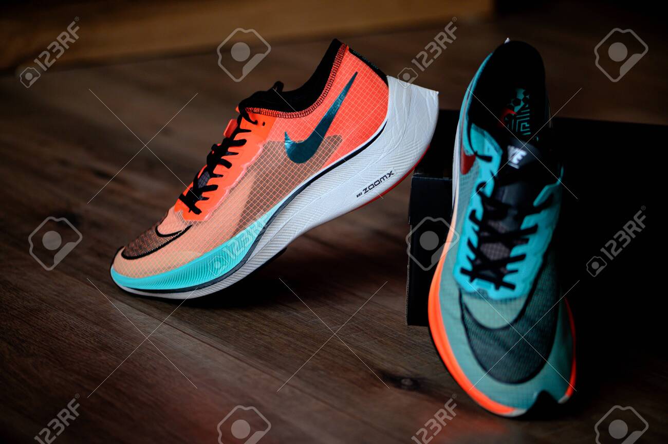 nike marathon shoes blanche