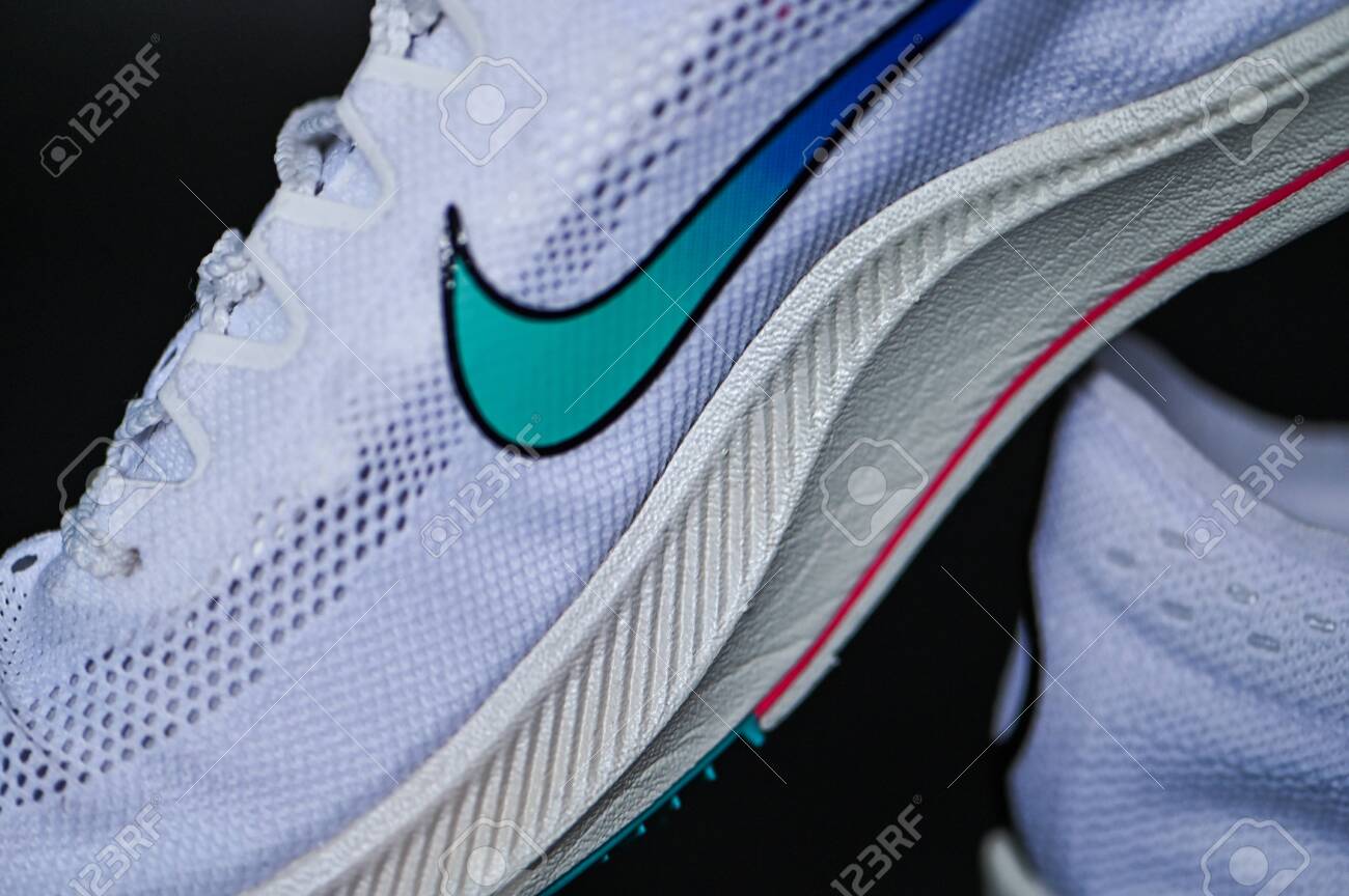 nike zoomx dragonfly