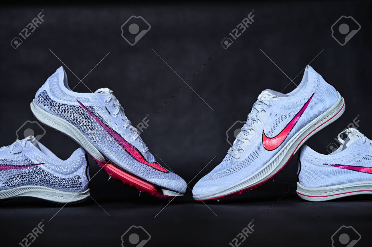 nike zoomx spikes