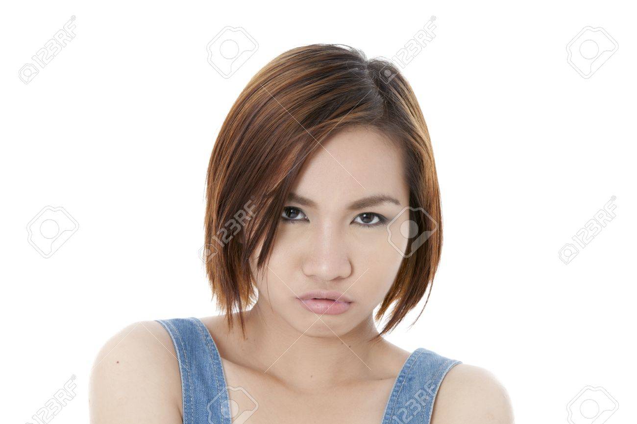 白い背景に直面して顔をしかめの女性の肖像画 の写真素材 画像素材 Image 白い背景に直面して顔をしかめの女性の肖像画 の写真素材 画像素材 Image