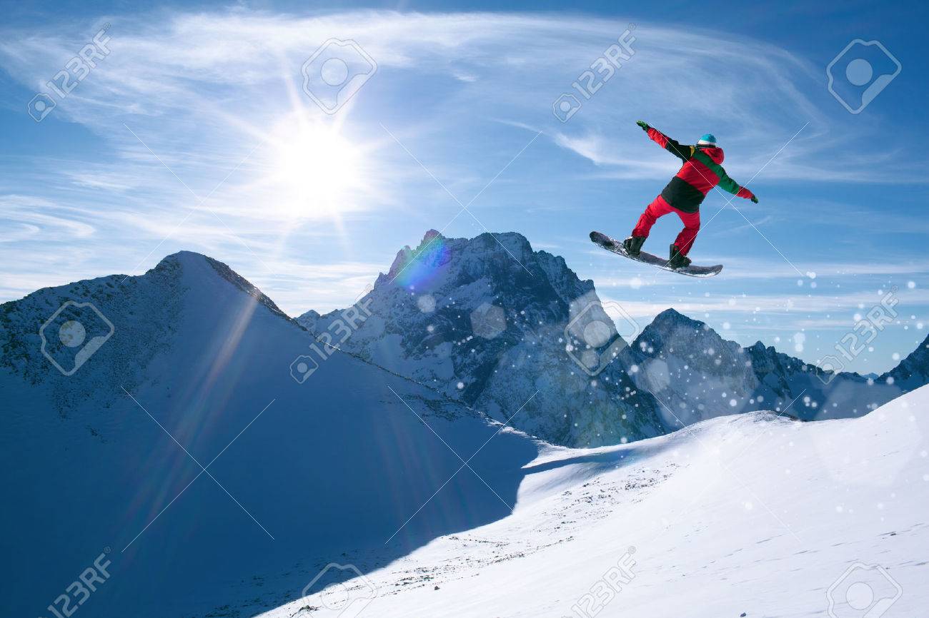 雪山でスノーボード冬スポーツ の写真素材 画像素材 Image