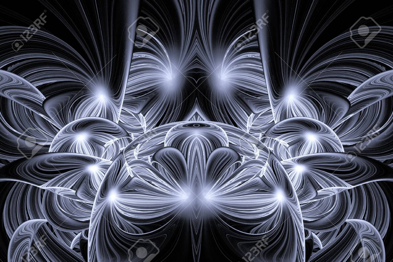 結晶の花 黒の背景に抽象的な複雑な飾り 対称パターン Fantasy Fractal 白と色あせた青い色でデザイン の写真素材 画像素材 Image