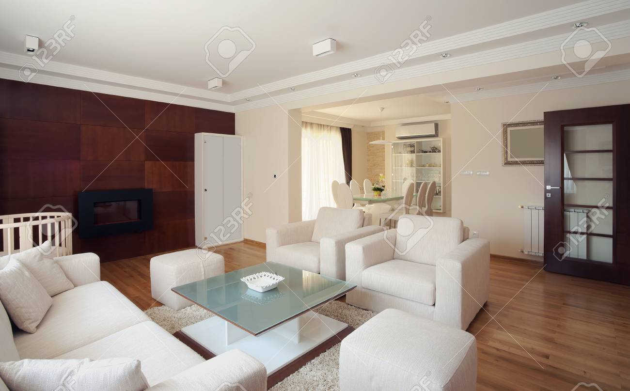 白でモダンなリビング ルームのインテリア の写真素材 画像素材 Image