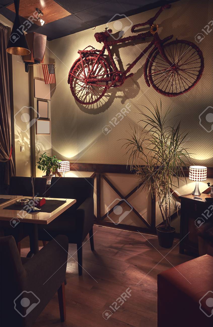 moderne architektonische beleuchtung led innenraum eines modernen cafés im retrostil nachtszene beleuchtung möbel und architektonische details eines modernen im beleuchtung moderne architektonische beleuchtung led innenraum eines modernen cafés im retrostil nachtszene beleuchtung möbel und architektonische details eines modernen im beleuchtung