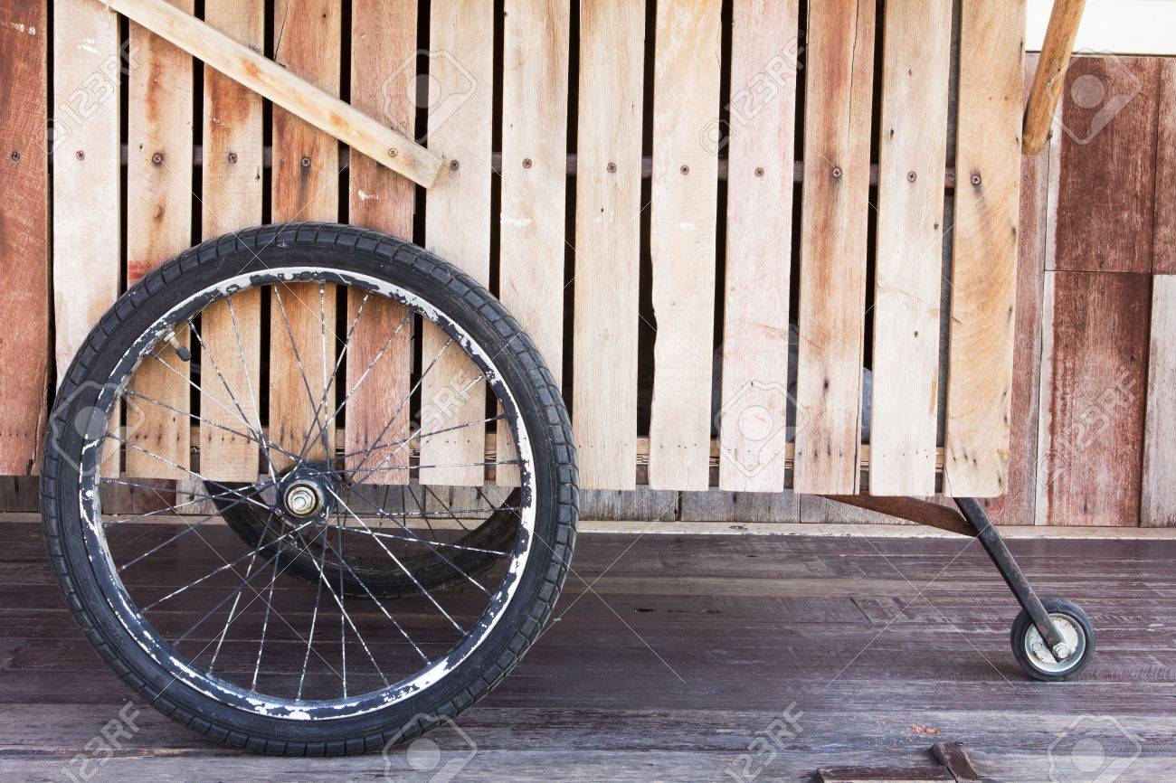 etiam-dictum-ipsum-a-felis