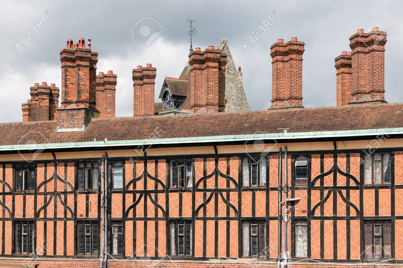 イギリスのウィンザー城近くの建物のレンガの煙突 の写真素材 画像素材 Image