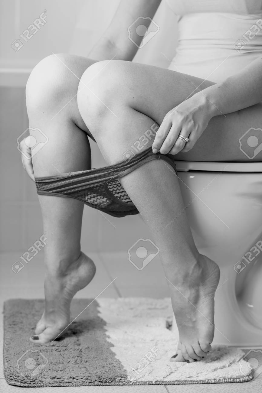 トイレ　パンティ 