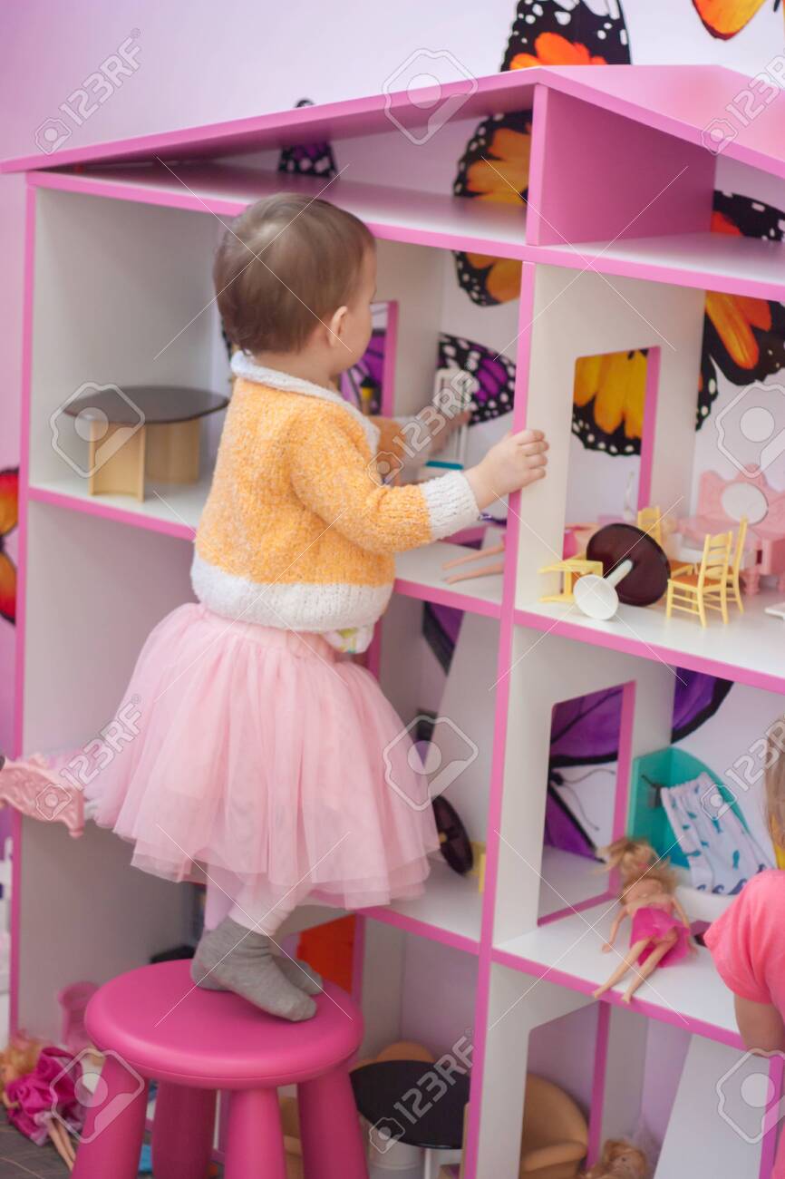 little girl pink chair