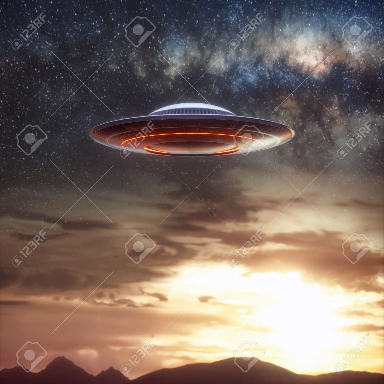 未確認飛行物体、UFO。太陽を背にして空に引き寄せられる
