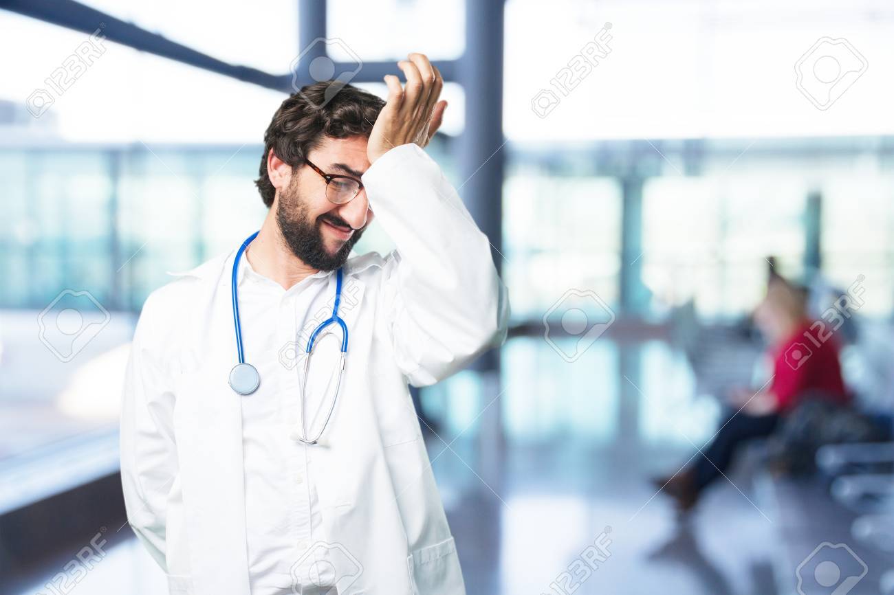 若い変な男敗者ポーズ 医者のコンセプト の写真素材 画像素材 Image 若い変な男敗者ポーズ 医者のコンセプト の写真素材 画像素材 Image