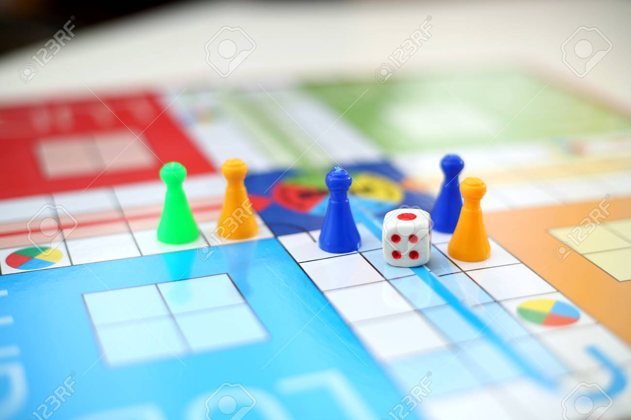 Foto de Jogo De Ludo e mais fotos de stock de Amarelo - Amarelo