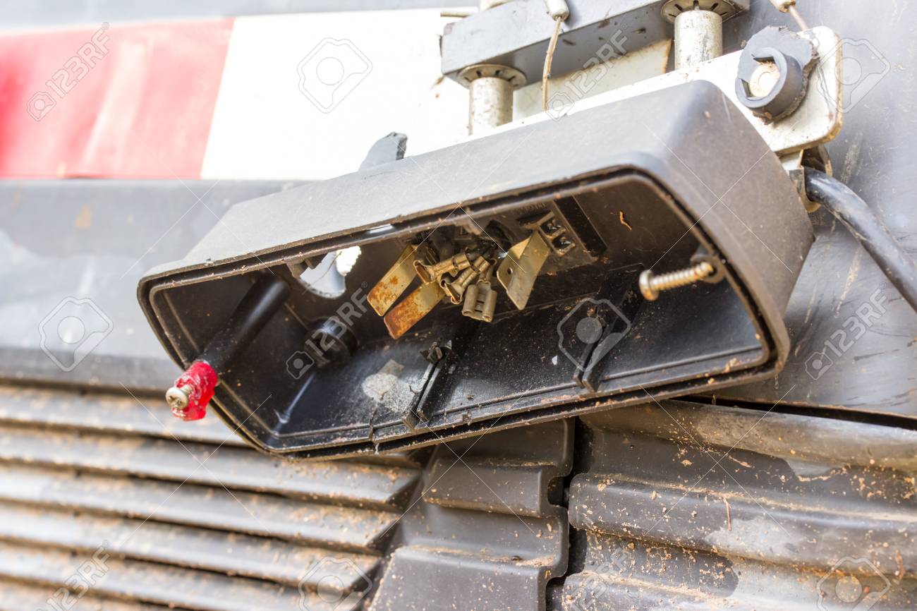 Kaputtes Auto Rucklicht Lizenzfreie Fotos Bilder Und Stock Fotografie Image 46976184