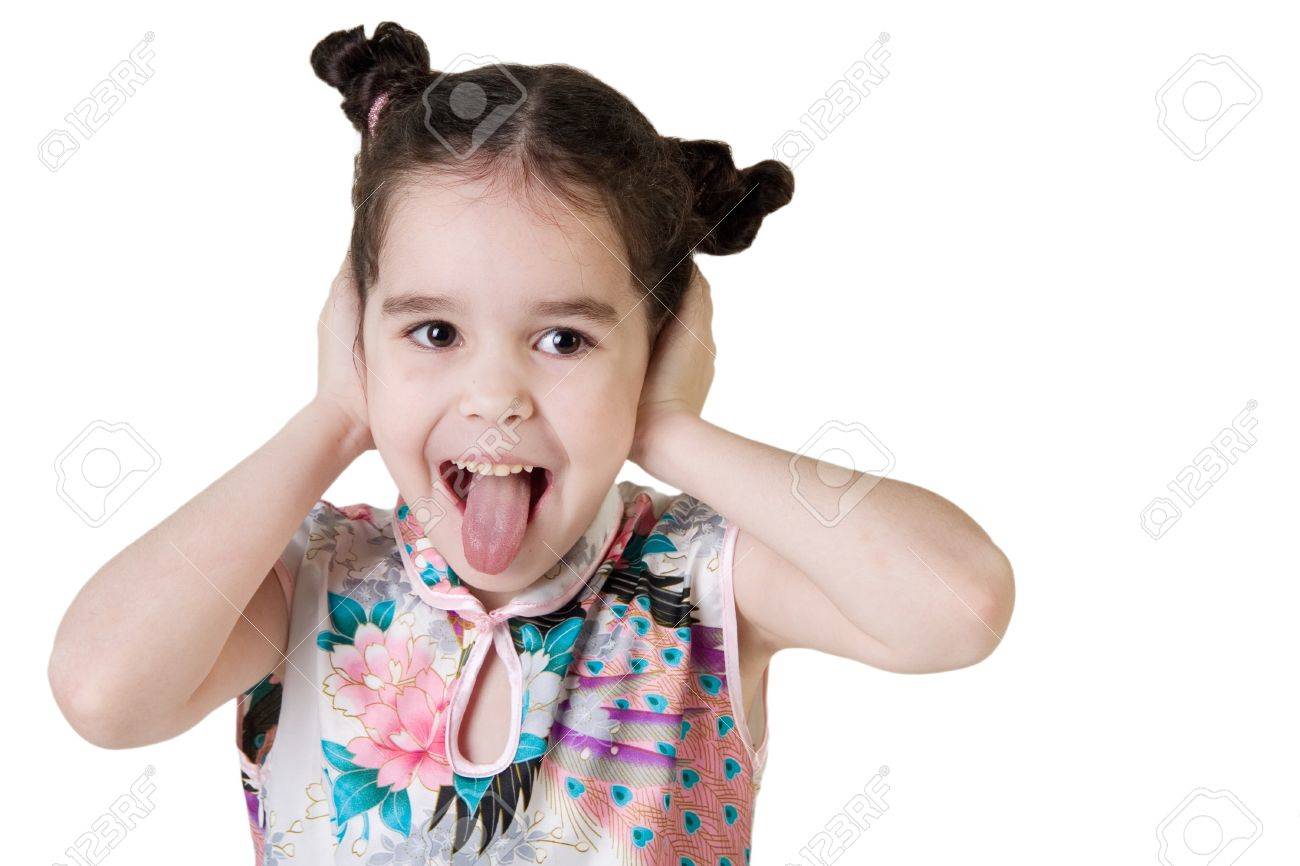 Drôle De Petite Fille Montrant Sa Langue Banque D'images Et Photos Libres  De Droits. Image 8073899.