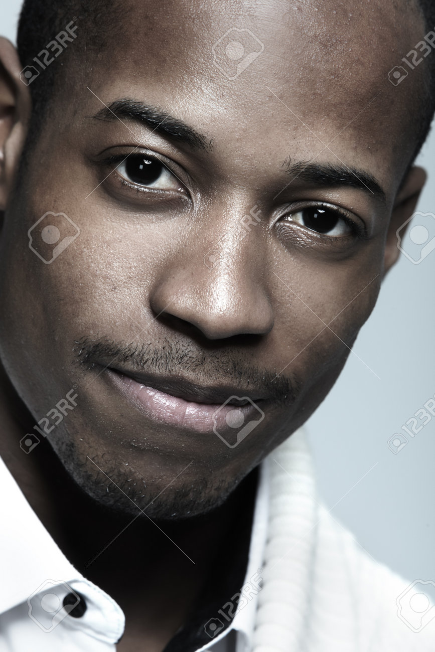 アフリカ系アメリカ人の黒人男性の顔 の写真素材 画像素材 Image アフリカ系アメリカ人の黒人男性の顔 の写真素材 画像素材 Image