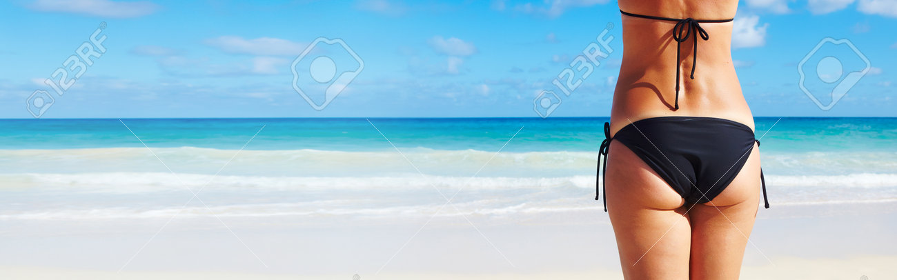 ビーチで女性のお尻 の写真素材 画像素材 Image
