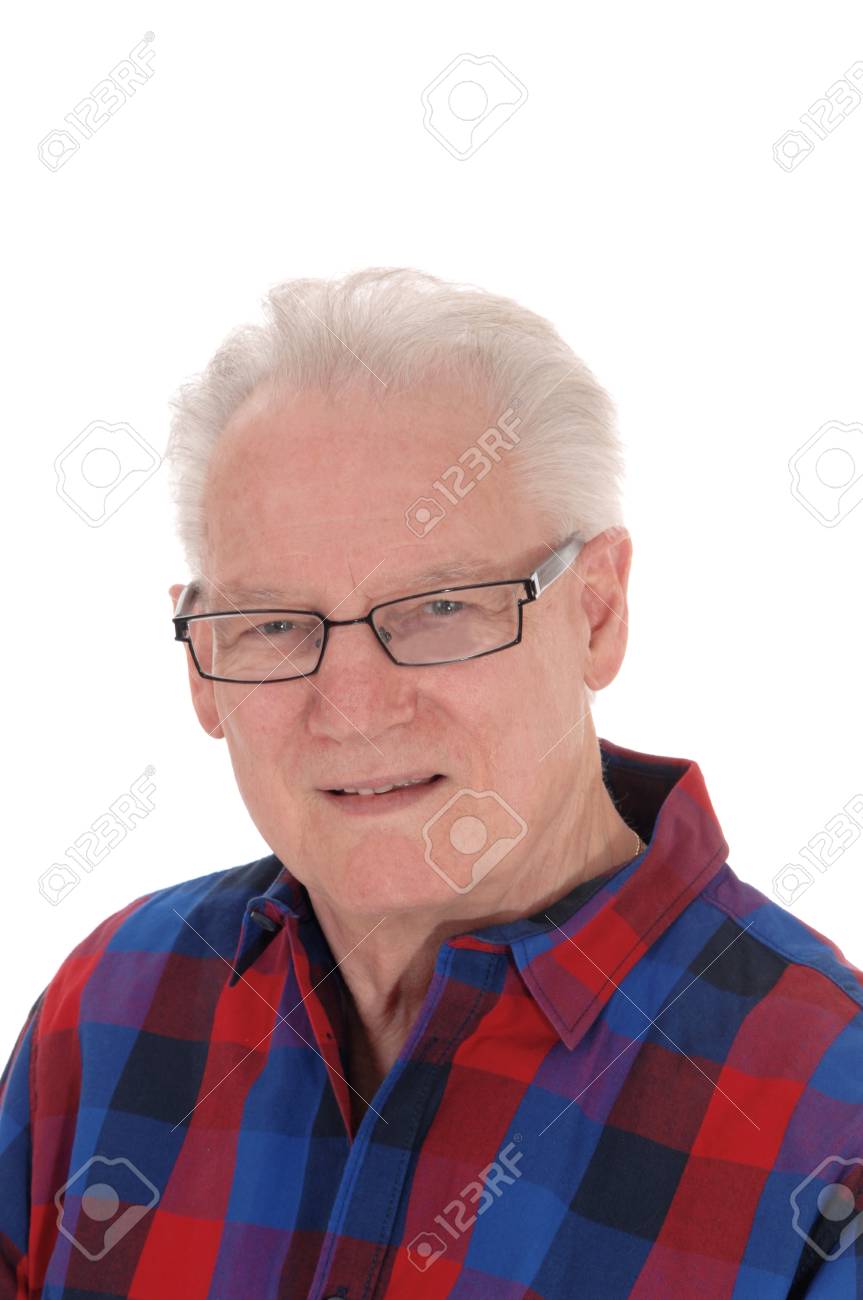 格子縞のシャツと白い背景の分離のメガネで白髪の年配の男性のクローズ アップ画像 の写真素材 画像素材 Image