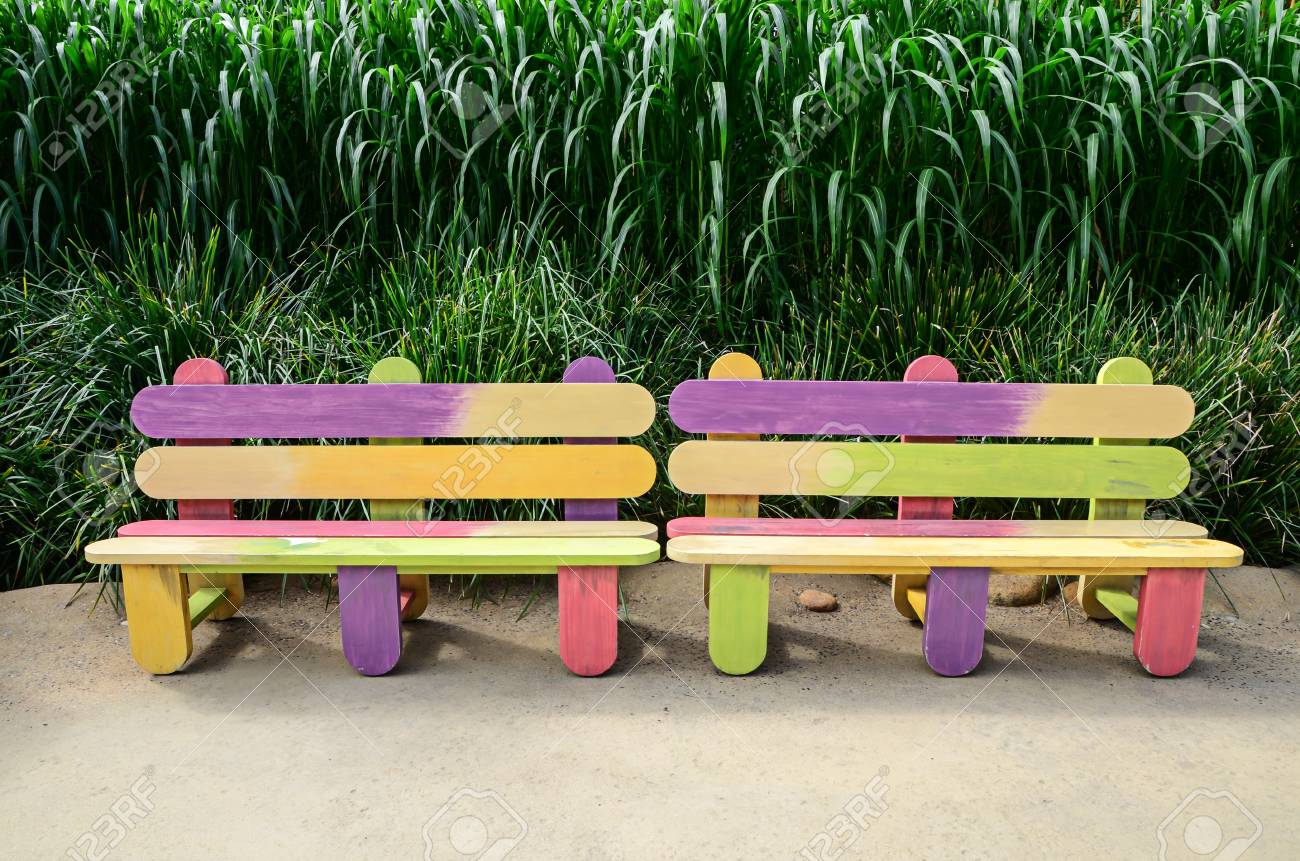 おしゃれな木製ベンチ の写真素材 画像素材 Image