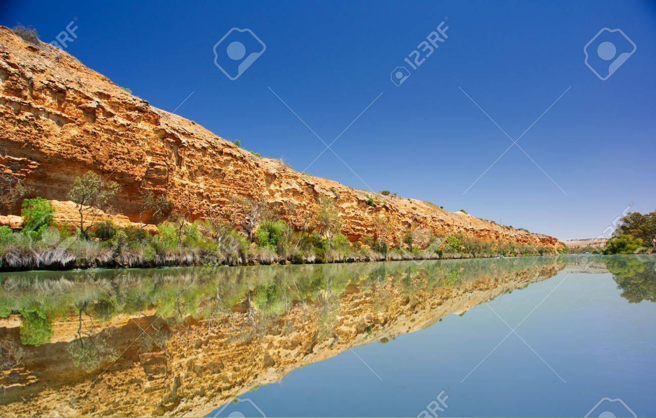 南オーストラリアのマレー川の崖 の写真素材 画像素材 Image 南オーストラリアのマレー川の崖 の写真素材 画像素材 Image