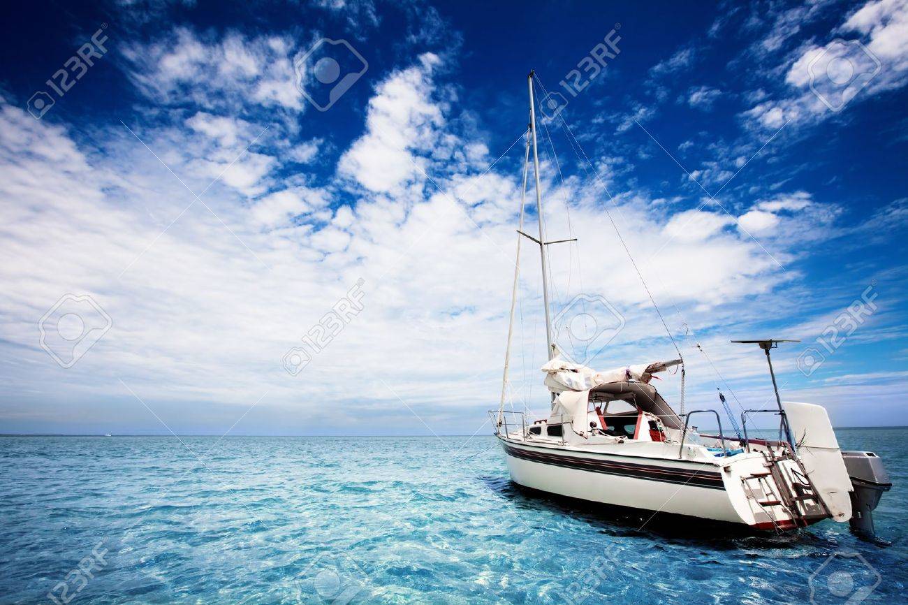 Yachting in gorgeous tropical waters - 9545008 Yachting in gorgeous tropical waters - 9545008