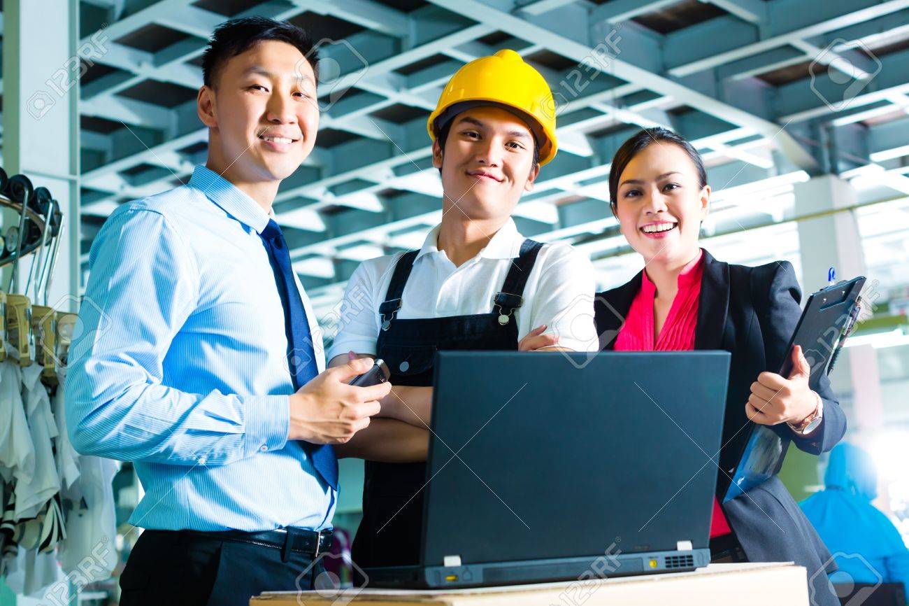 chinese shift supervisor or foreman together with the owner what is a shift supervisor