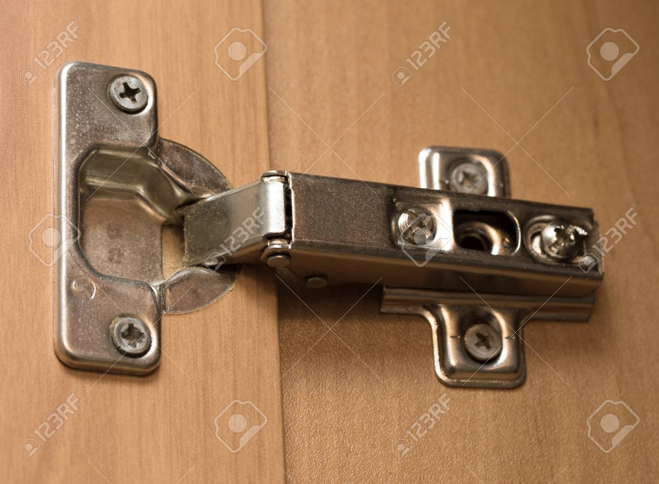 Una De Puerta Moderna, Una Inyección De Fotos, Retratos, Imágenes Y Fotografía De Archivo Libres De Derecho. Image 52179659.