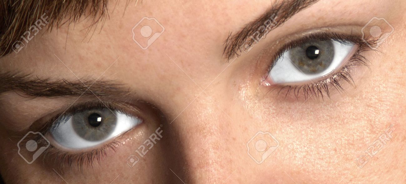 Visionnees Sexy D Une Jeune Femme Des Yeux De Couleur Vert Olive Banque D Images Et Photos Libres De Droits Image