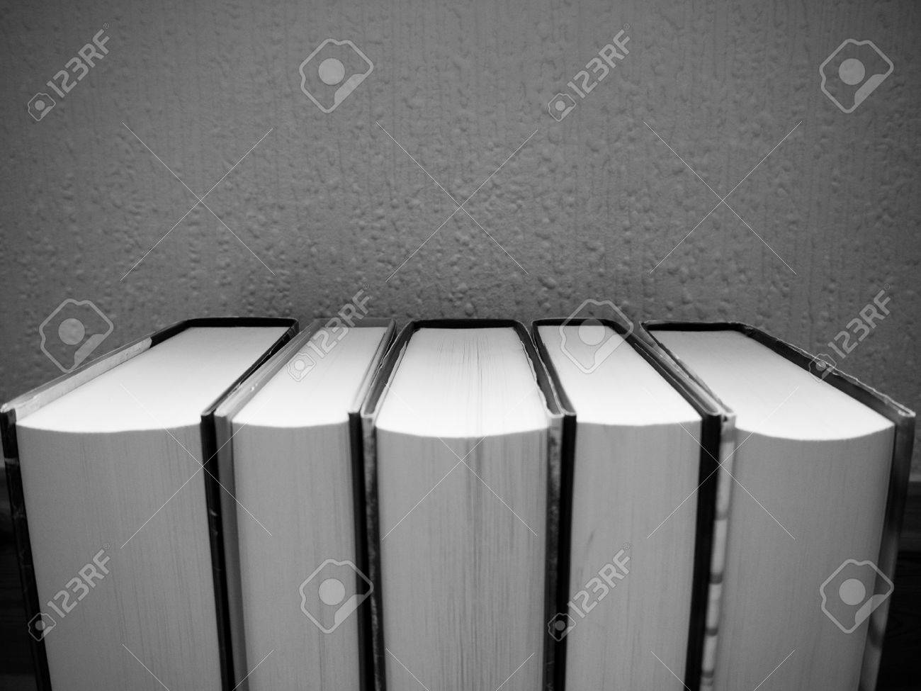 fila blanco y negro