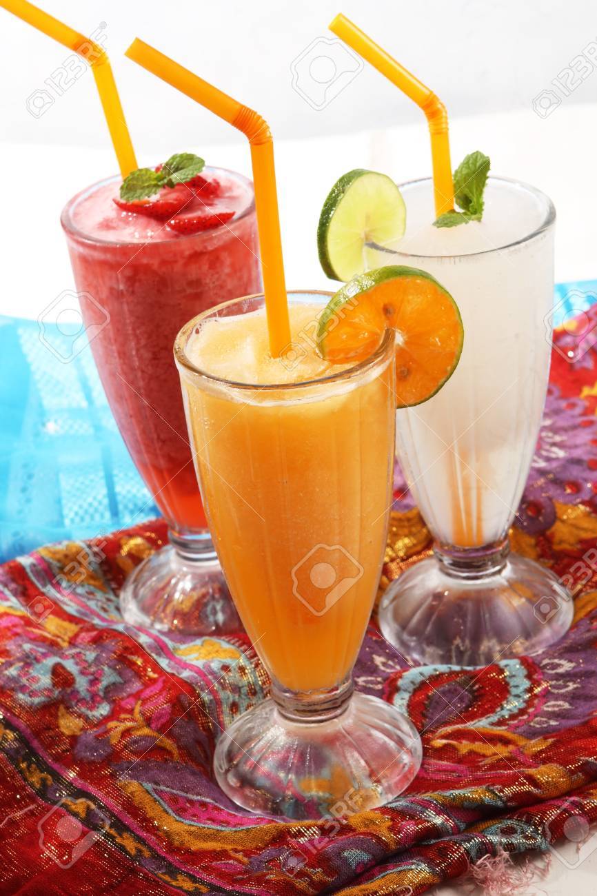 フルーツ ジュースの夏の飲み物 の写真素材 画像素材 Image