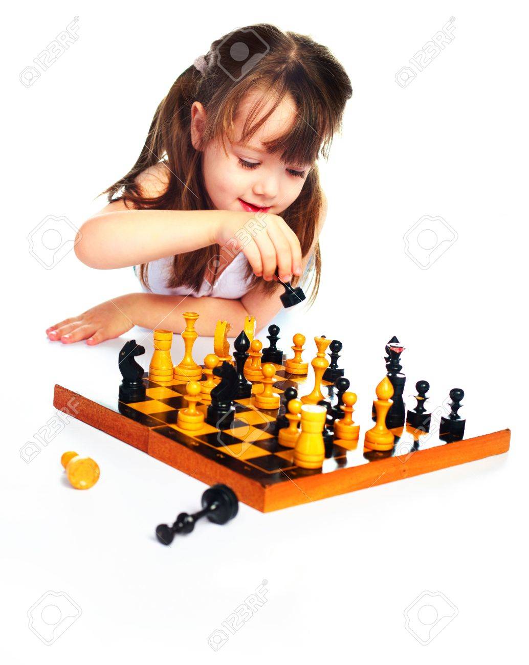 Resultado de imagen para niña jugando ajedrez