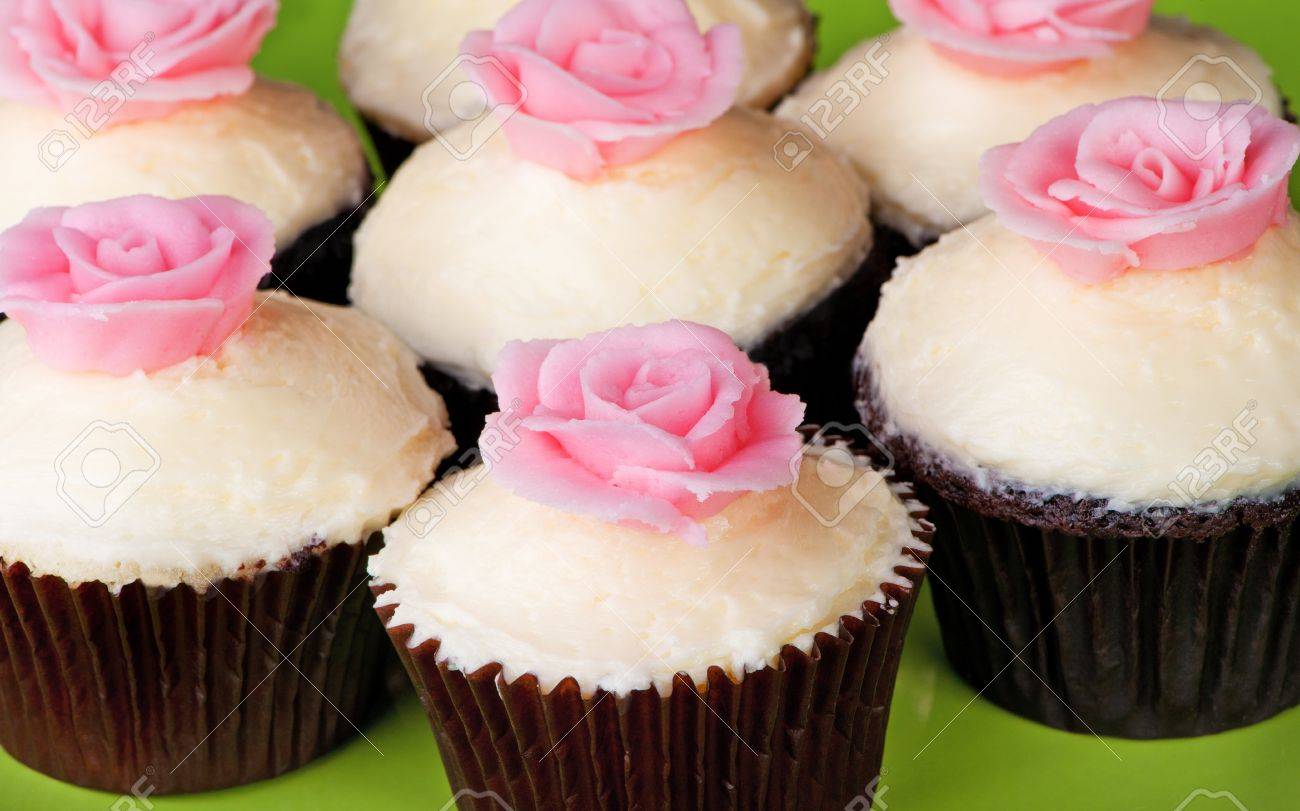 cupcakes with white frosting