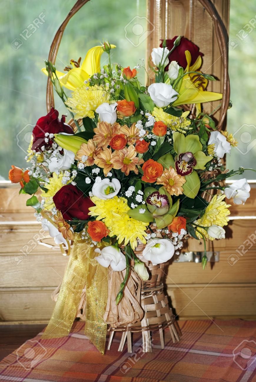 Photos De Beaux Bouquets De Fleurs #5: Beau Bouquet De Fleurs Pour Un Anniversaire Banque Du0027images - 23032554 Photos De Beaux Bouquets De Fleurs #5: Beau Bouquet De Fleurs Pour Un Anniversaire Banque Du0027images - 23032554