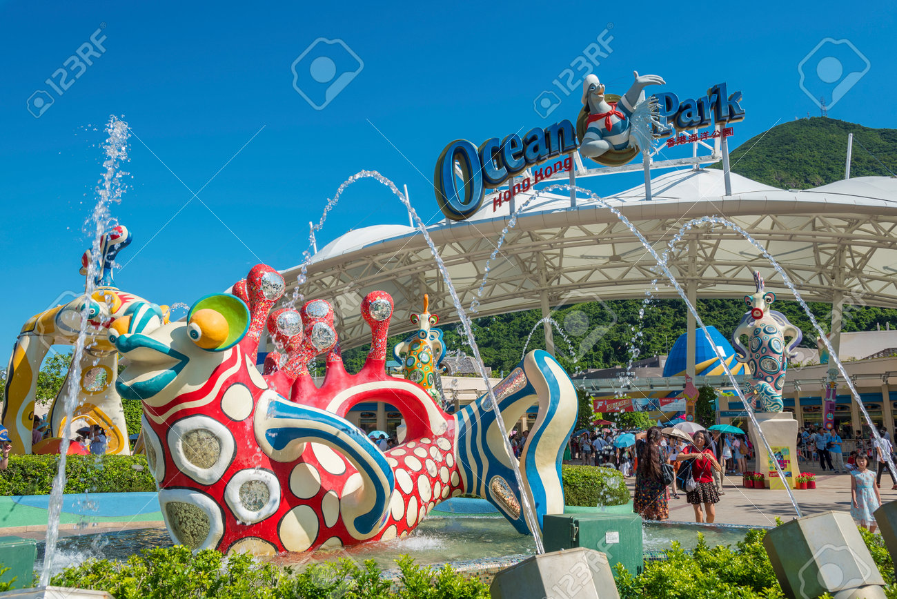 香港 中国 16 年 7 月 24 日 観光香港海洋公園のメインの入り口 海洋公園はグラント パンダとイルカなど動物のテーマパーク を展示です 香港の有名なテーマパークの一つです の写真素材 画像素材 Image 香港 中国 16 年 7 月 24 日 観光香港海洋公園のメインの入り口 海洋公園はグラント パンダとイルカなど動物のテーマパーク を展示です 香港の有名なテーマパークの一つです の写真素材 画像素材 Image