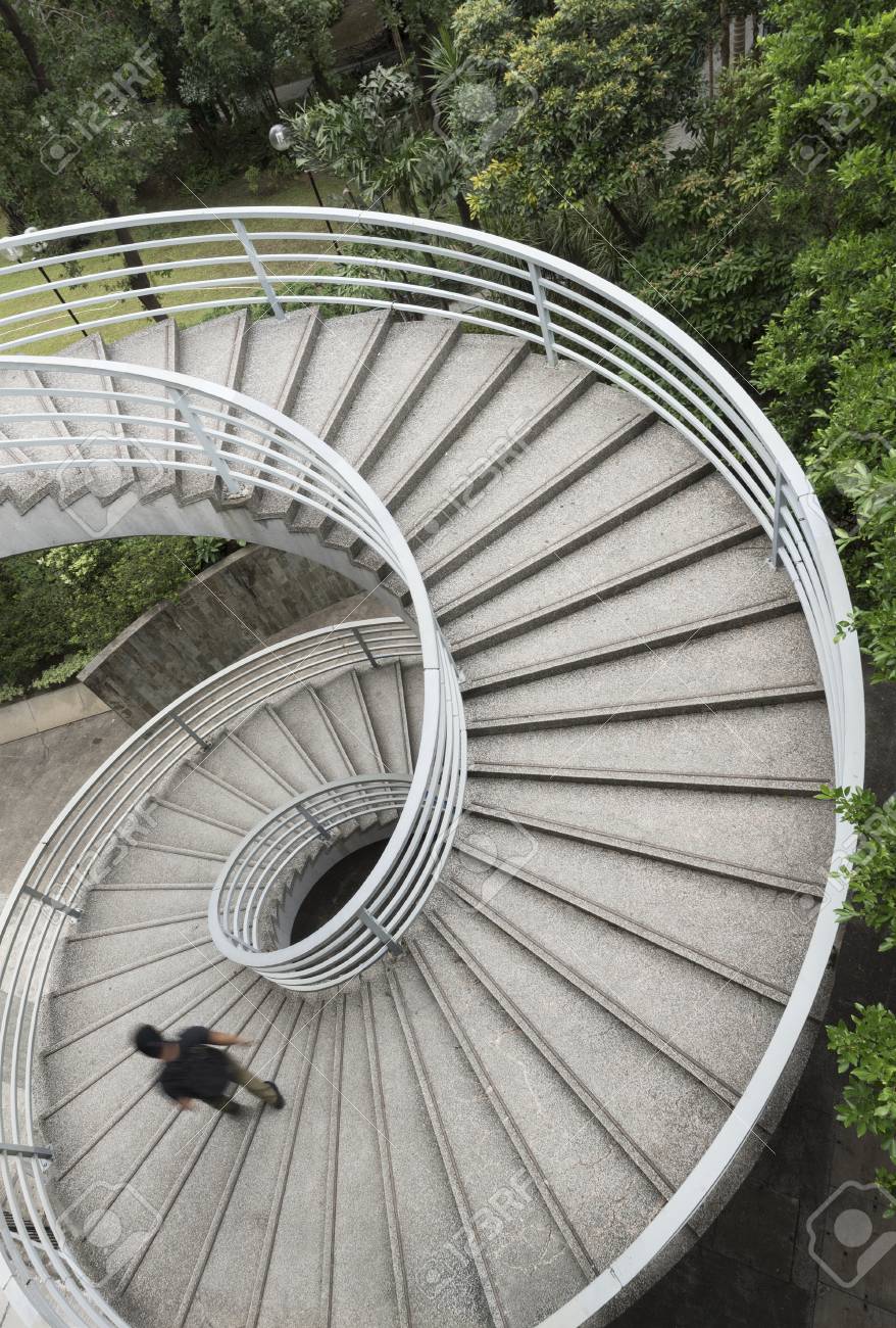 上から見た螺旋階段 の写真素材 画像素材 Image