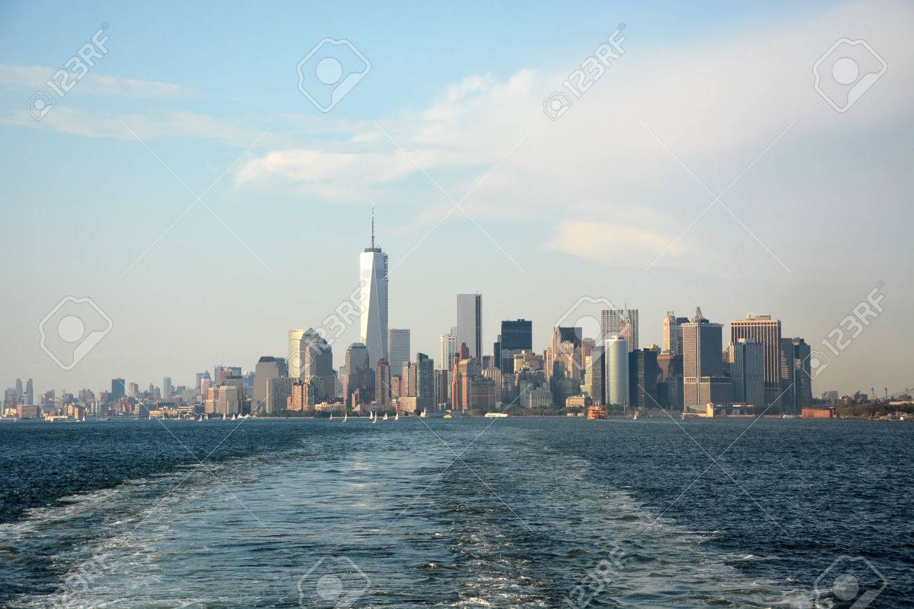 Panorama Bild Des Unteren Manhattan Skyline Von Staten Island Fahre New York City Lizenzfreie Fotos Bilder Und Stock Fotografie Image 22689849