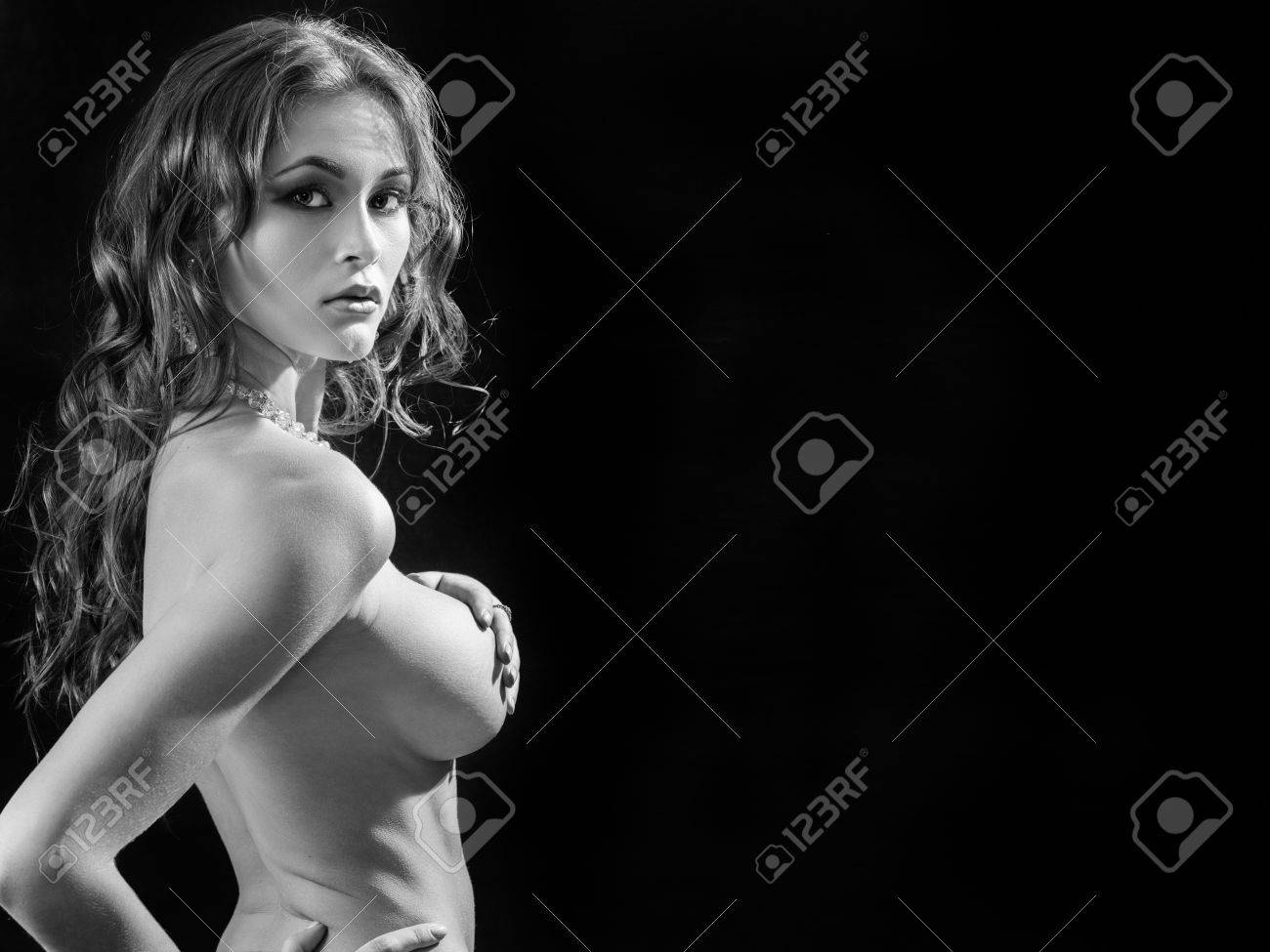 Love to pose for porn photos Mature ladies legs dancer