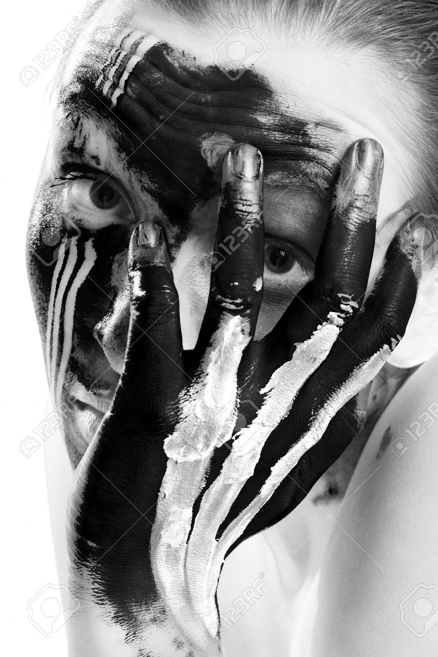 塗装されたボディアートメイク モノクロの女性の顔 の写真素材 画像素材 Image