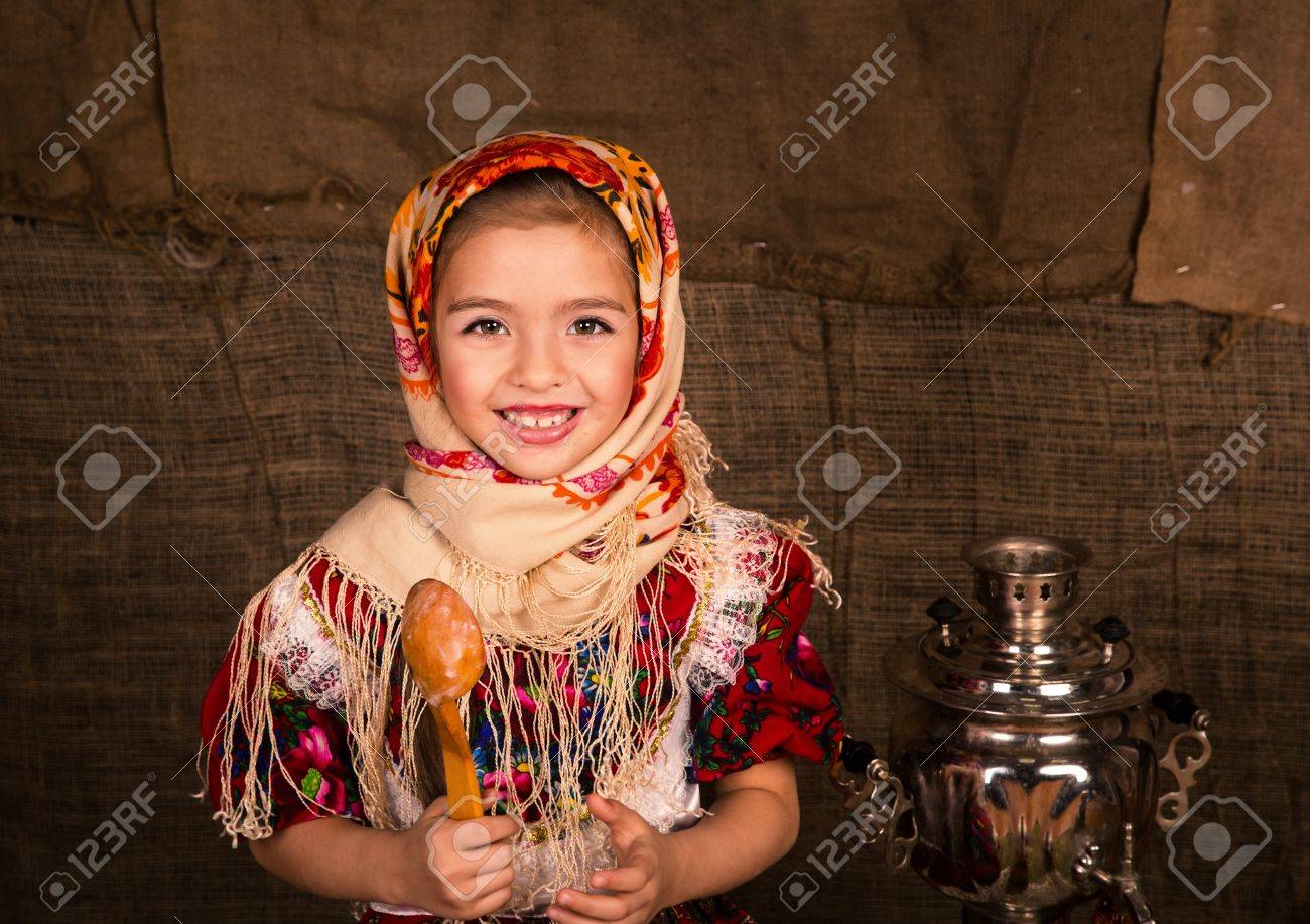 Русские девушки фото в платке Русские девушки фото в платке