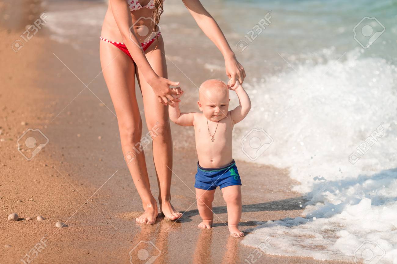 how long from first steps to walking