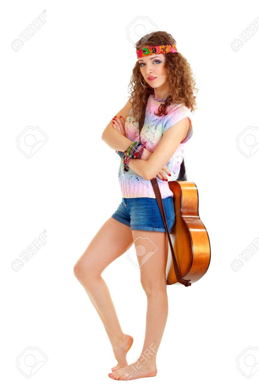 Schone Junge Frau Im Hippie Outfit Mit Einer Akustischen Gitarre Isoliert Auf Weissem Lizenzfreie Fotos Bilder Und Stock Fotografie Image 13876320
