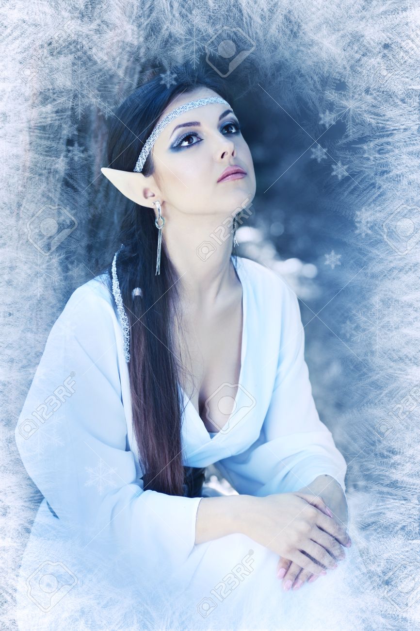 Une Princesse Elfe De Fee De La Glace De Neige Sur Zone Boisee D Hiver Banque D Images Et Photos Libres De Droits Image Une Princesse Elfe De Fee De La Glace De Neige Sur Zone Boisee D Hiver Banque D Images Et Photos Libres De Droits Image