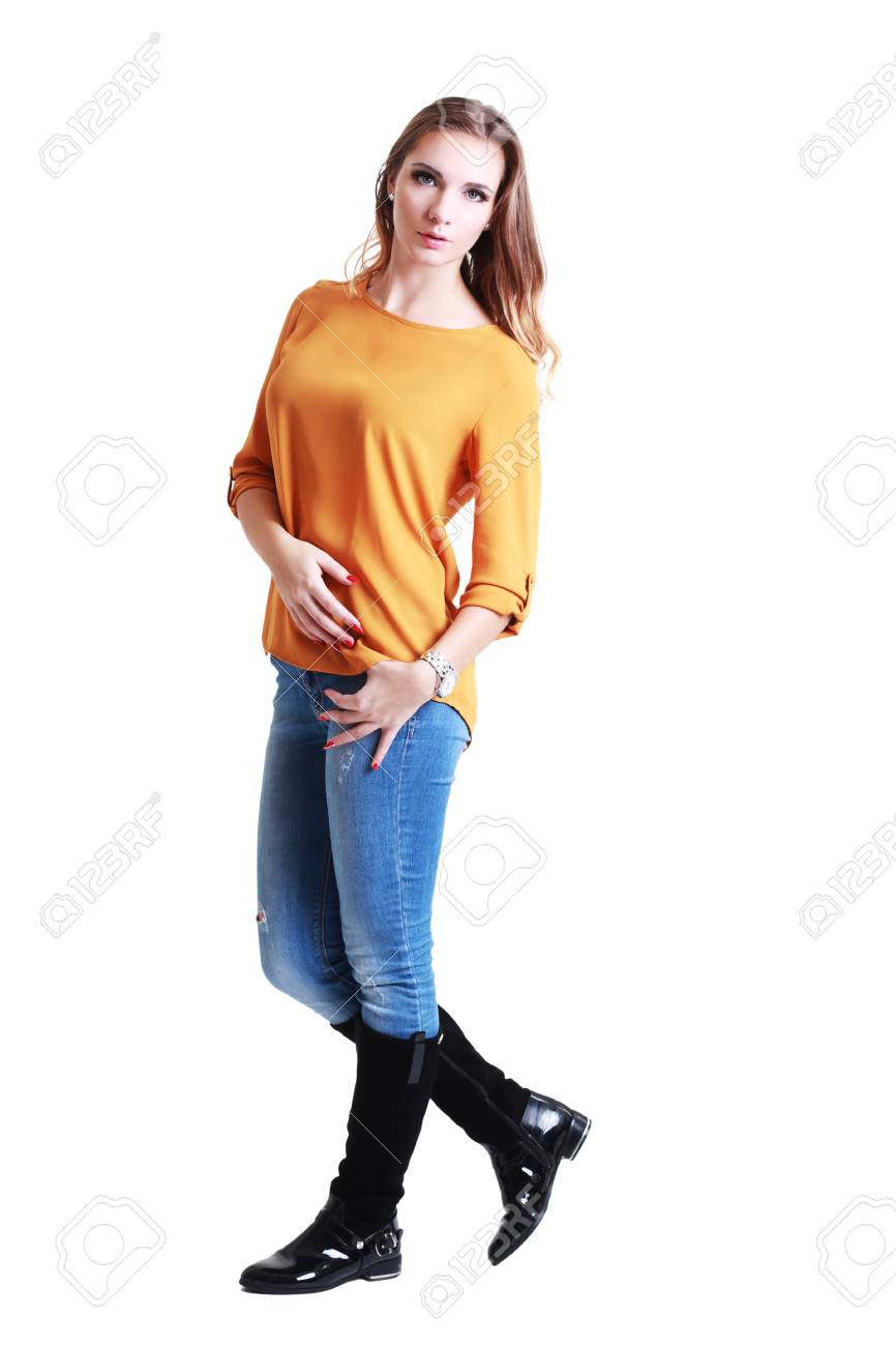 女性モデルのポーズを撮影美しい女性の秋のファッション の写真素材 画像素材 Image