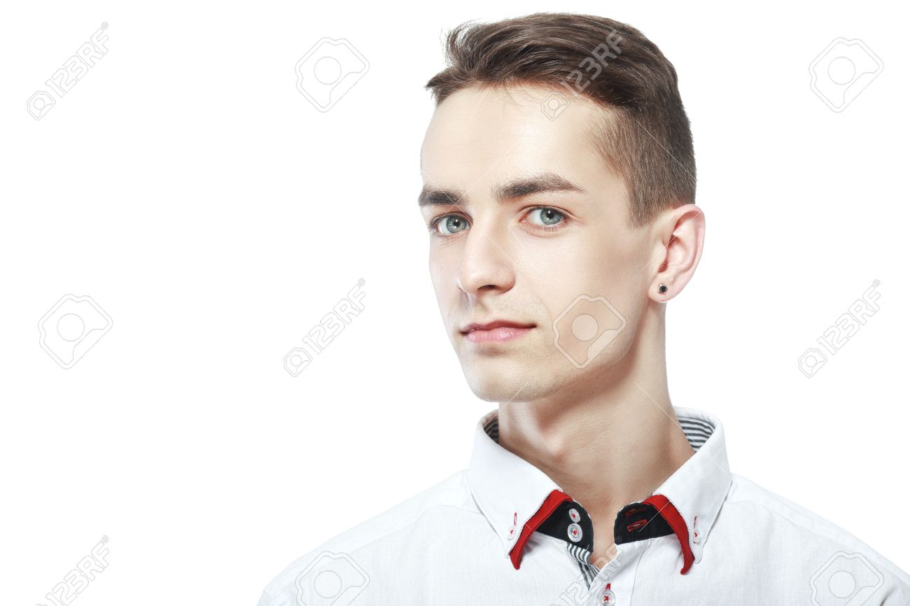 Tres Cuartos De La Opinión Del Retrato Del Hombre Sonriente Hermoso ... Tres Cuartos De La Opinión Del Retrato Del Hombre Sonriente Hermoso ...