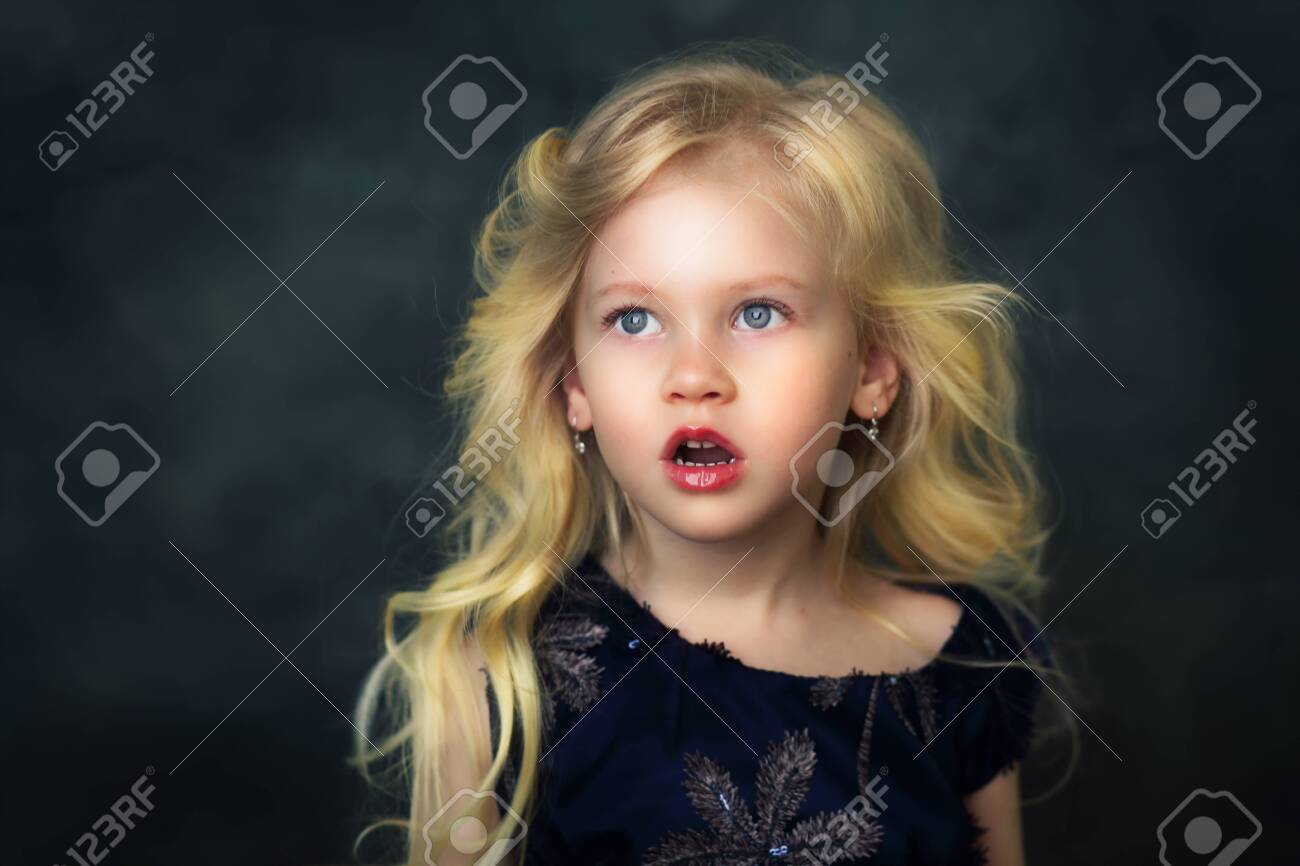 child girl open mouth